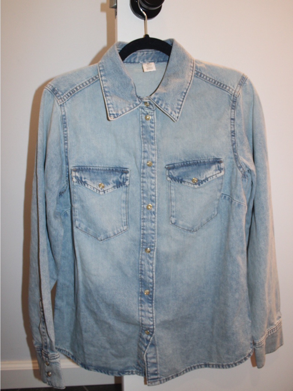 H&M &DENIM Light Wash Faded Denim Western Snap Button Down Shirt Size Small